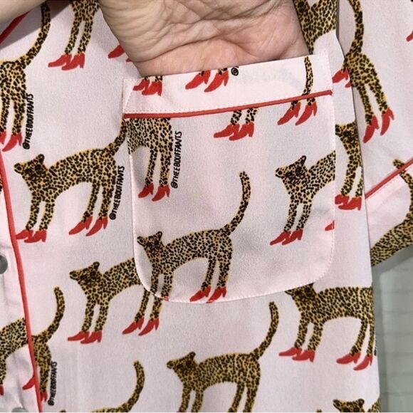 Bouffants & Broken Hearts XL Pink Animal Leopard Red Stilettos Print PJ Set - Picture 10 of 16